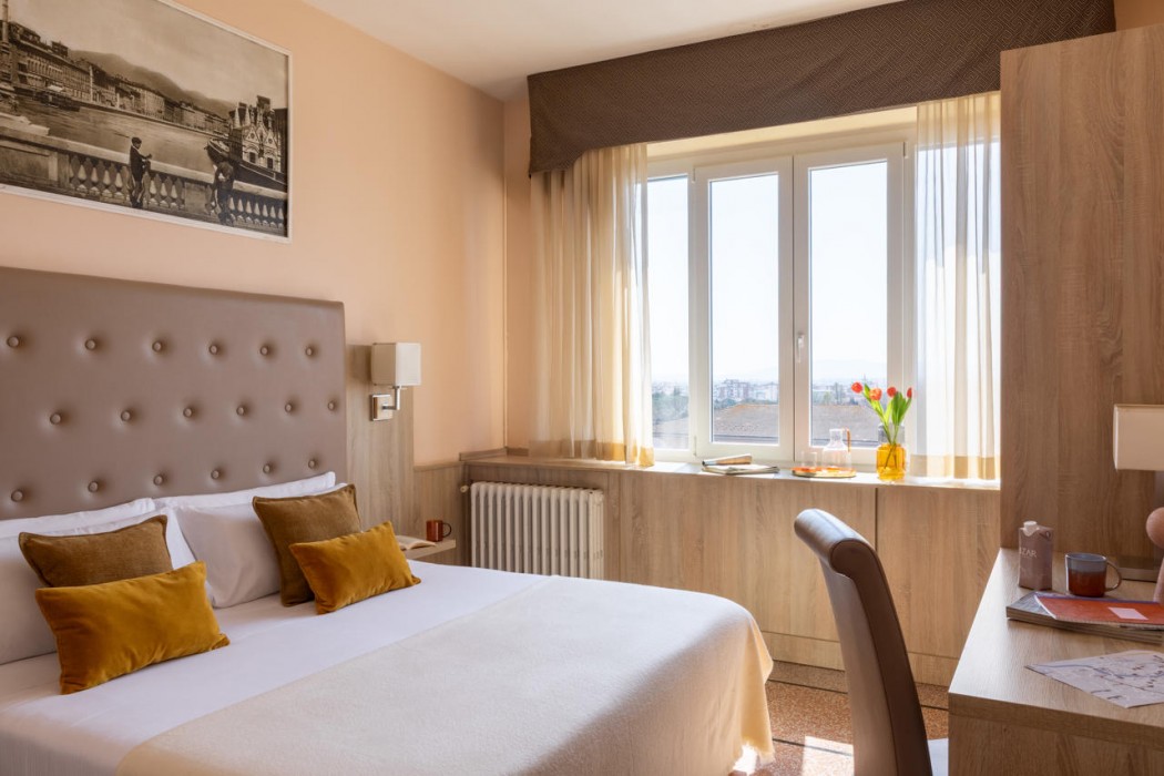 La Pace Hotel 52/122
