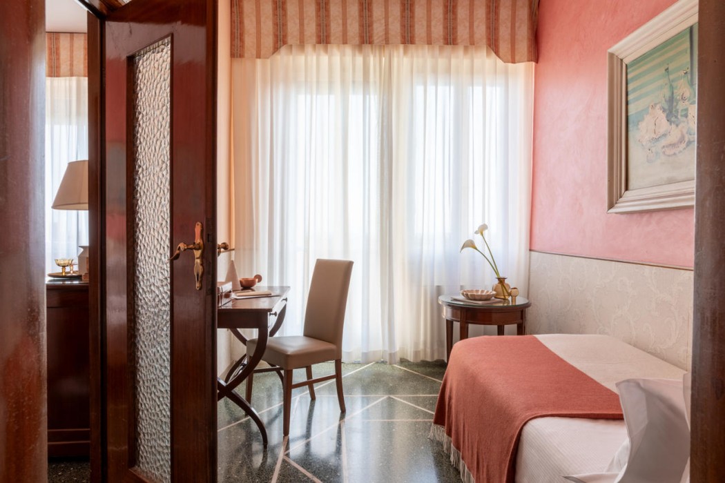 La Pace Hotel 36/122