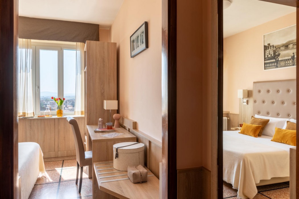 La Pace Hotel 51/122