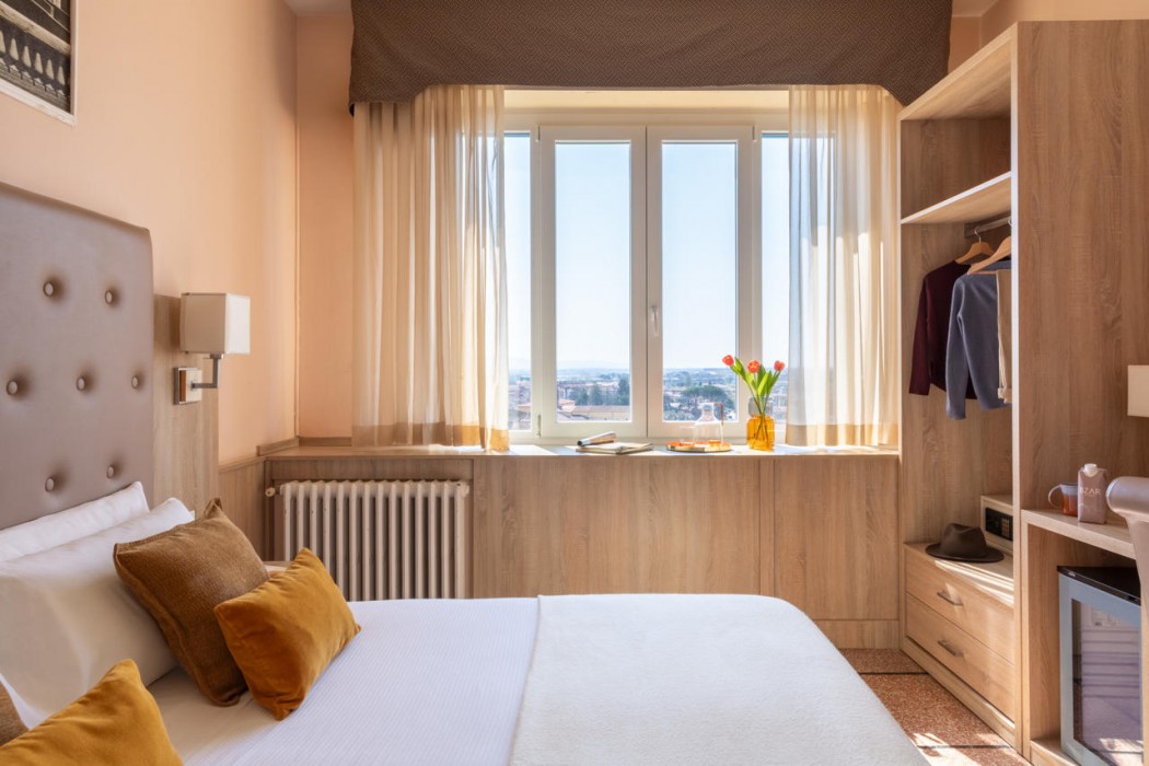La Pace Hotel 53/122