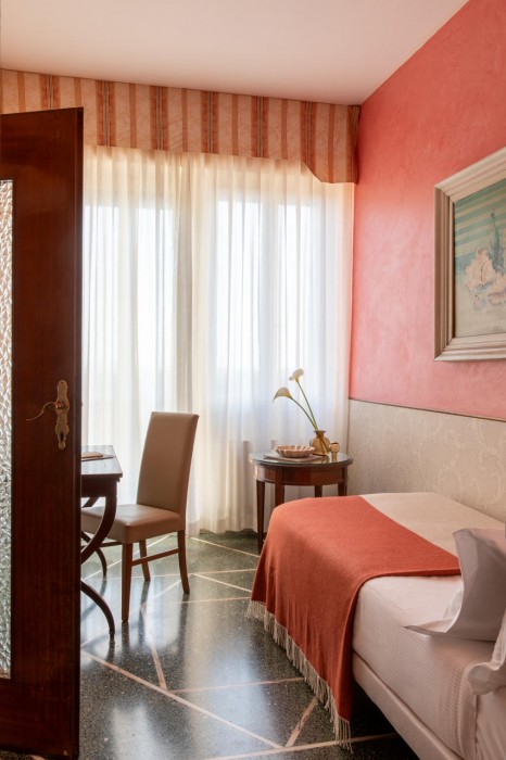 La Pace Hotel 30/122