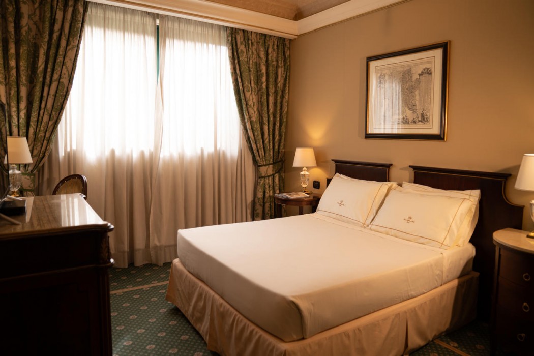River Chateau Hotel 26/85