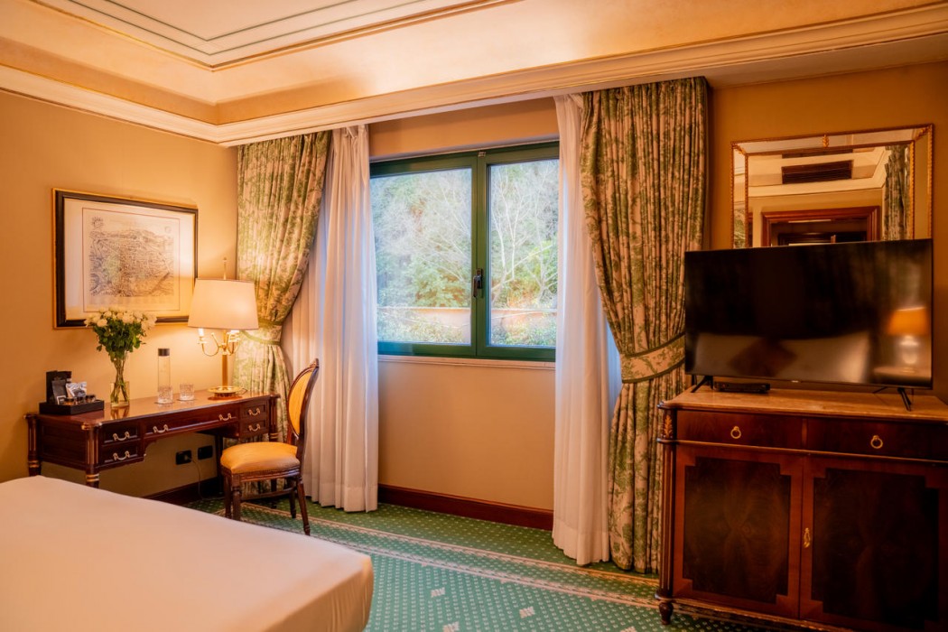 River Chateau Hotel 43/85