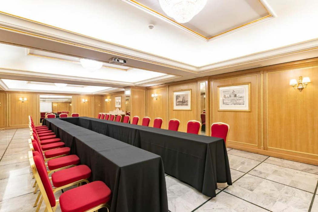 River Chateau Hotel 66/85