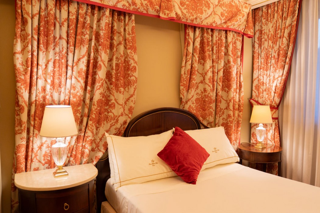 River Chateau Hotel 53/85