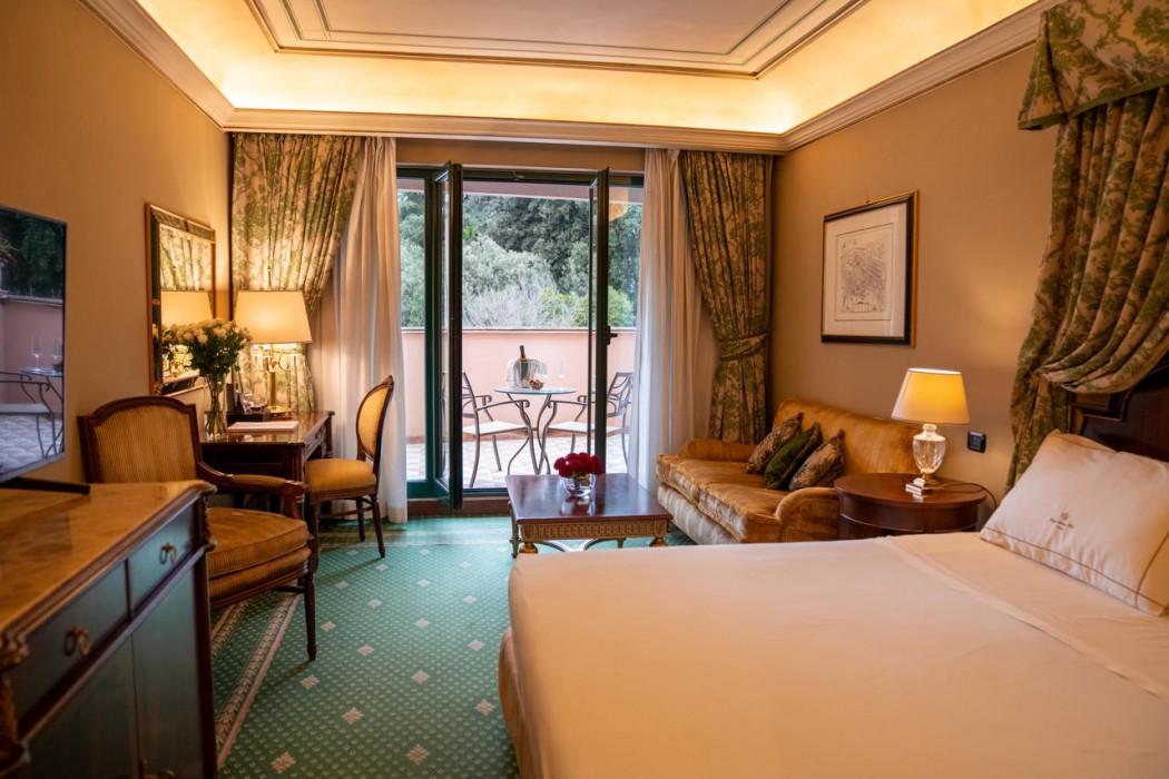 River Chateau Hotel 32/85