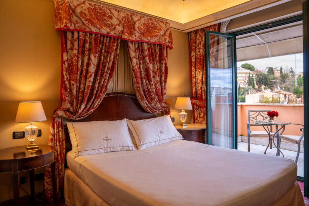 River Chateau Hotel 55/85