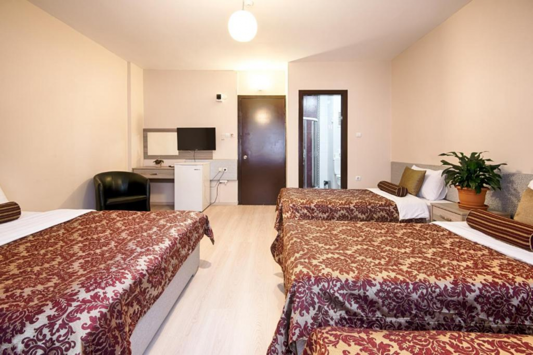 Dinar Hotel 11/43