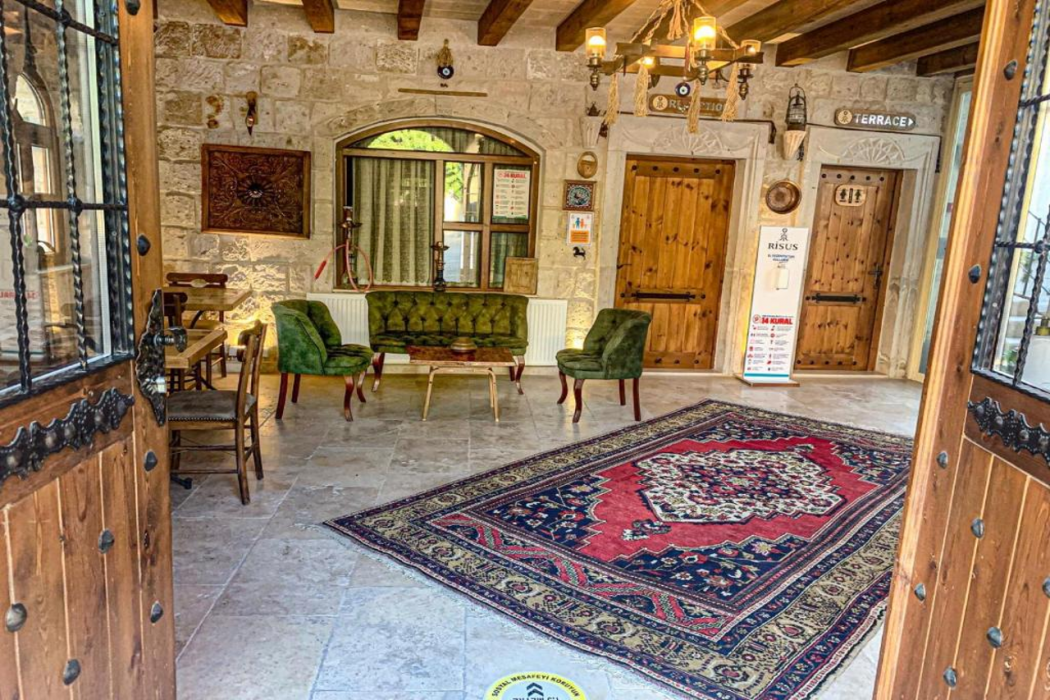 Risus Cave Suites 19/55