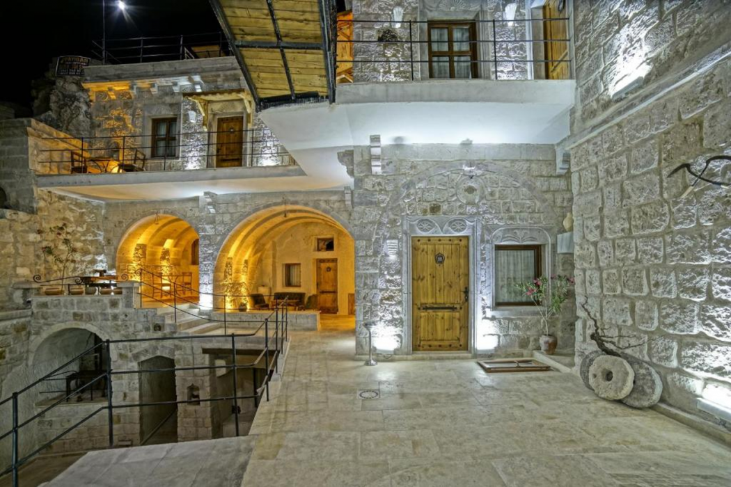 Risus Cave Suites 4/55
