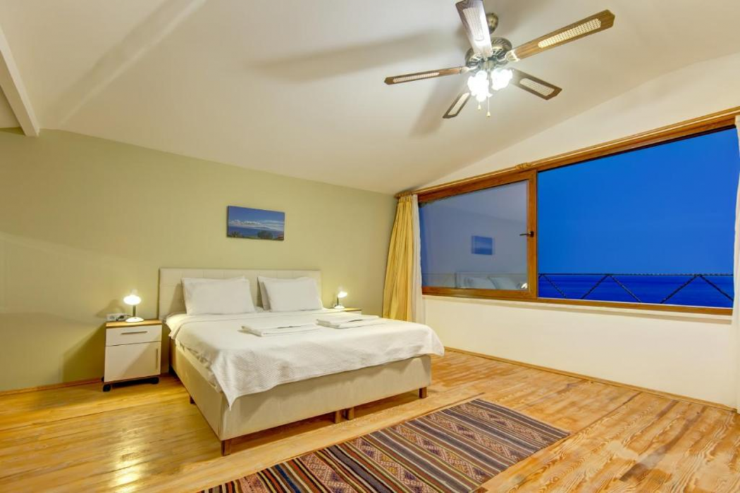 Assos Terrace Hotel 8/37