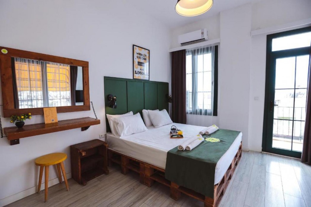 Limon Inn Hotel 8/60