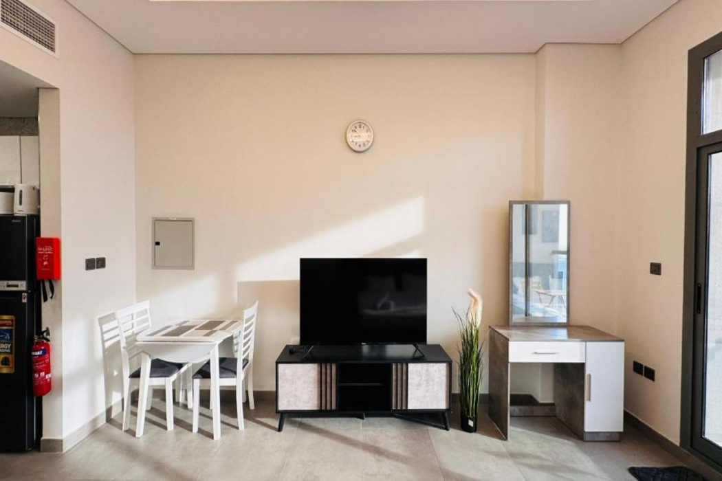 Luxury Studio Apartment Palm View with Big Balcony Free Parking by Belvilla photo3