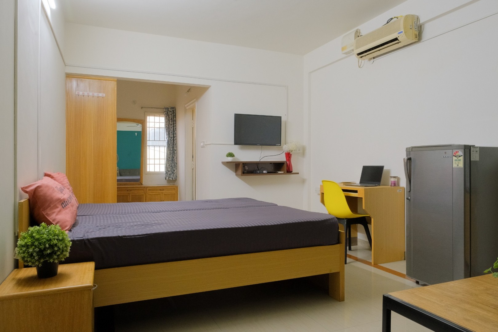 One-Bedroom Apartment