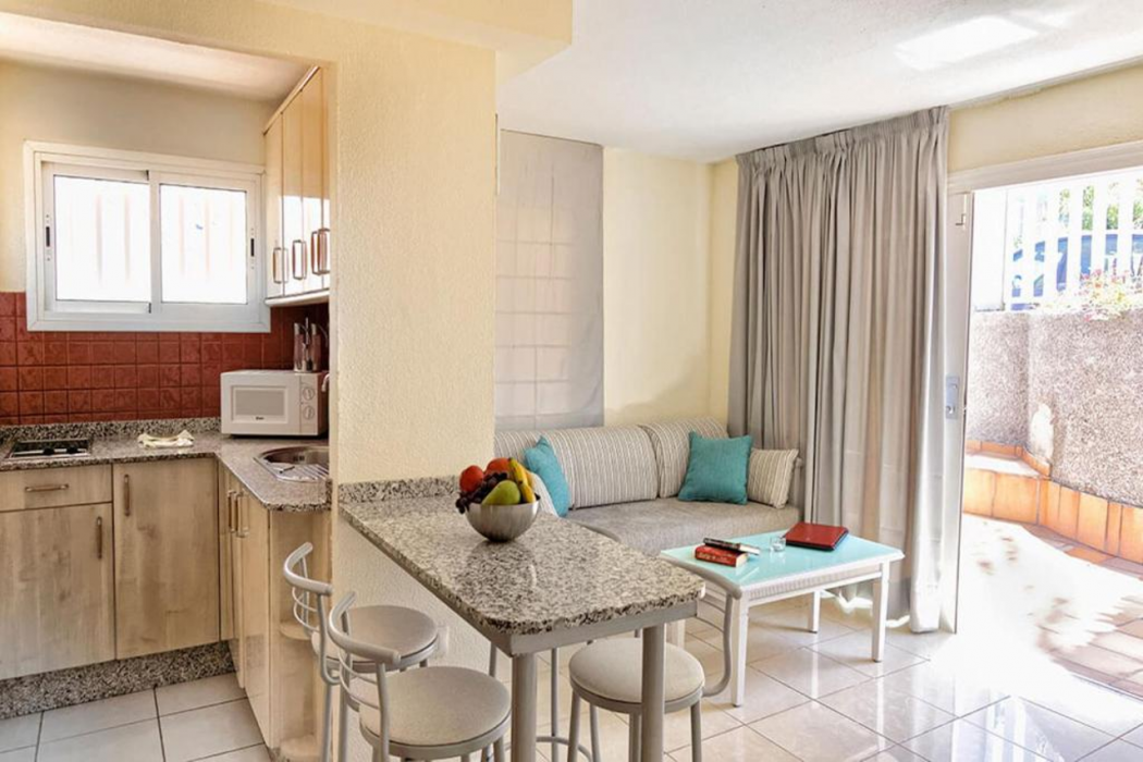 Cocoteros Apartments 6/11