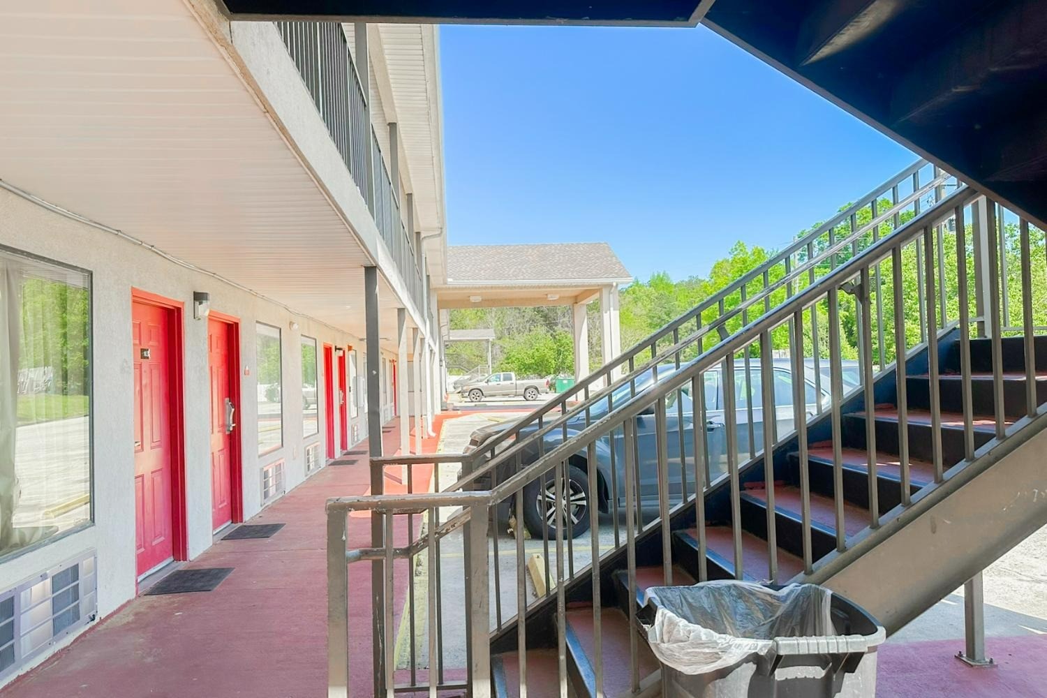 OYO Hotel East Macon I-75 10/74