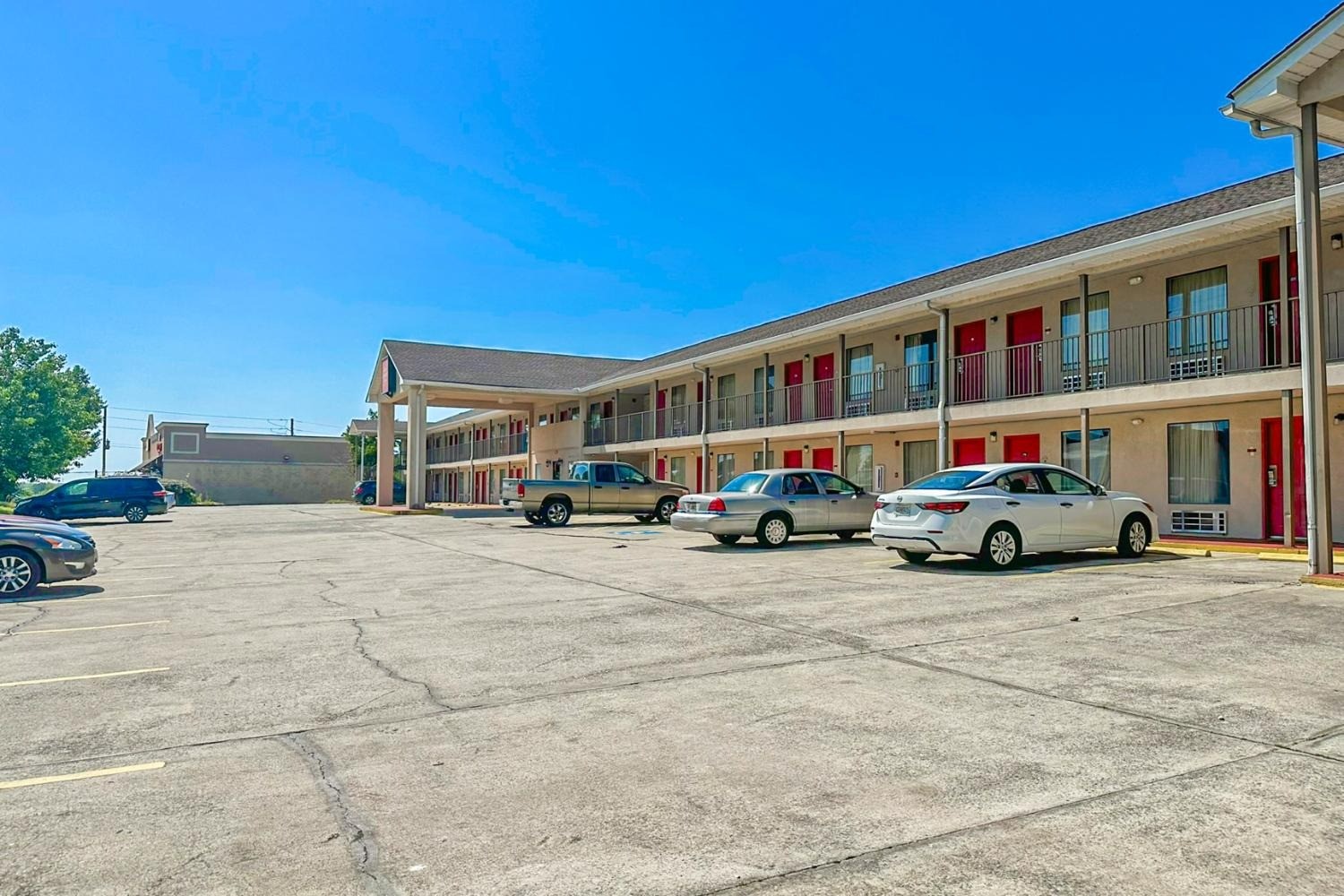 OYO Hotel East Macon I-75 7/74