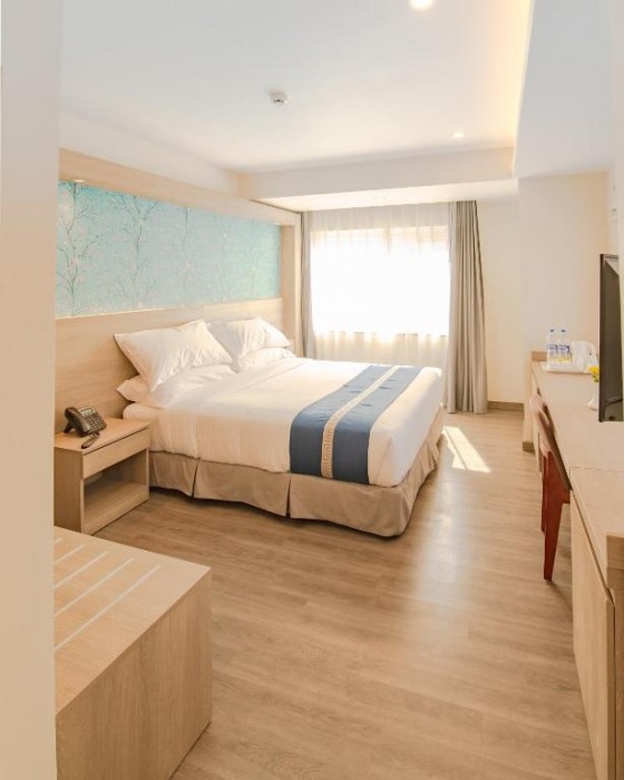 Mila Hotel 16/86