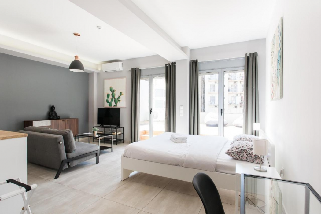 The Omnia Collection Pagrati 13/60