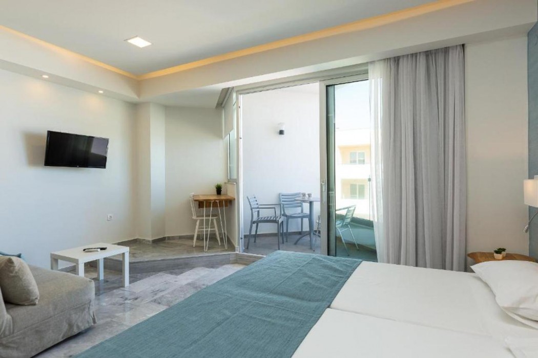 Meltemi Coast Suites 9/68