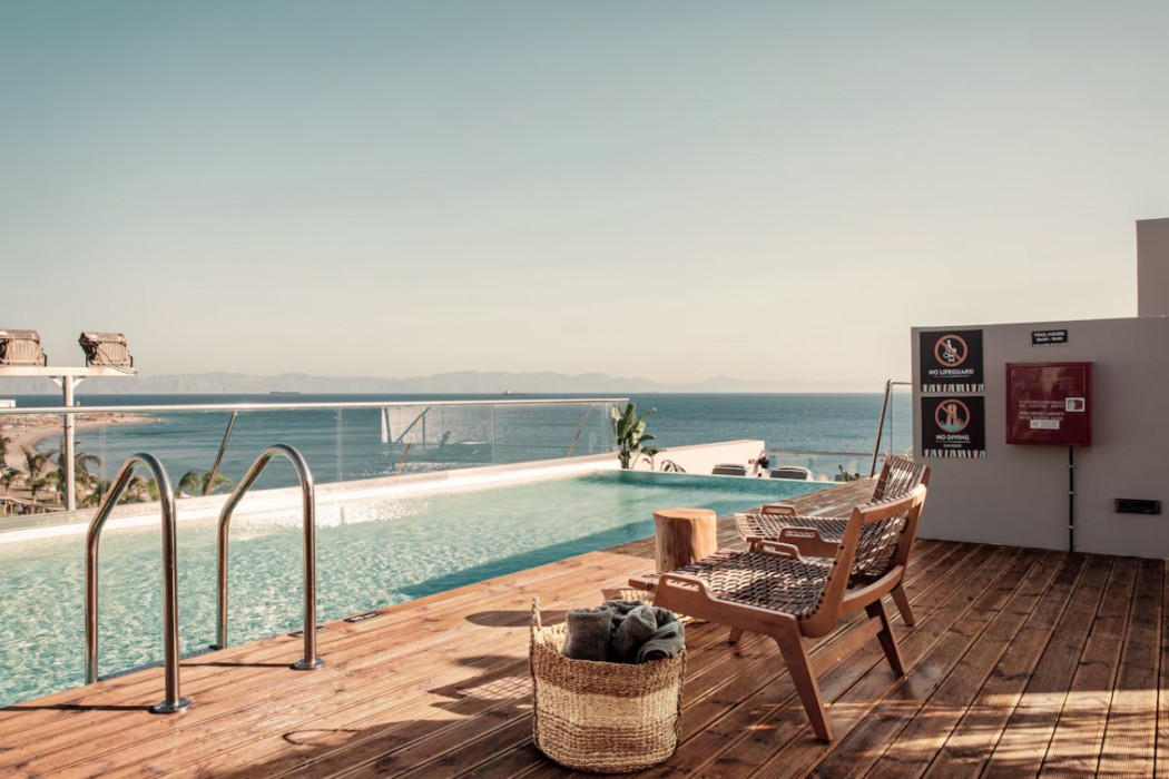 Cook's Club City Beach Rhodes 32/63