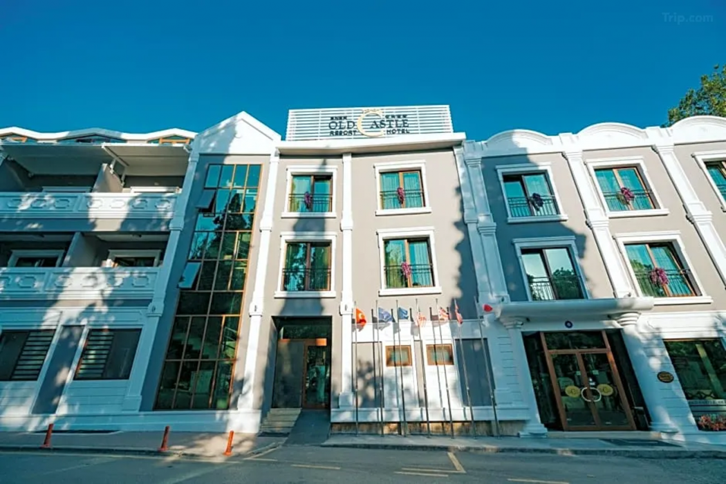 Ener Old Castle Resort Hotel 4/63