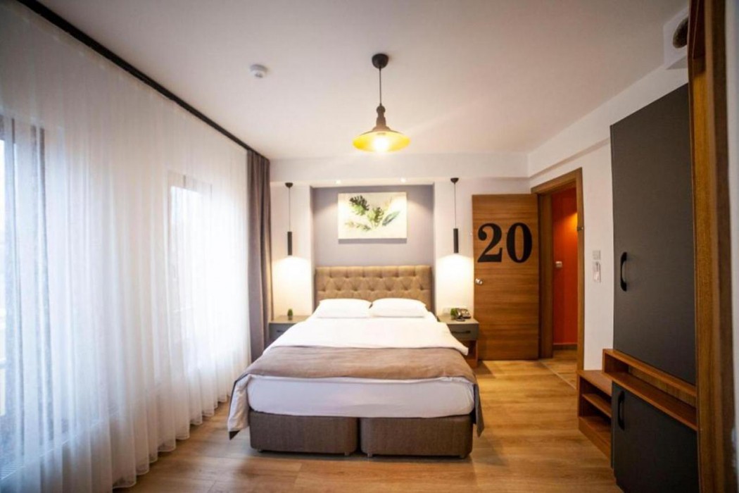 Set Ozer Hotel 11/60