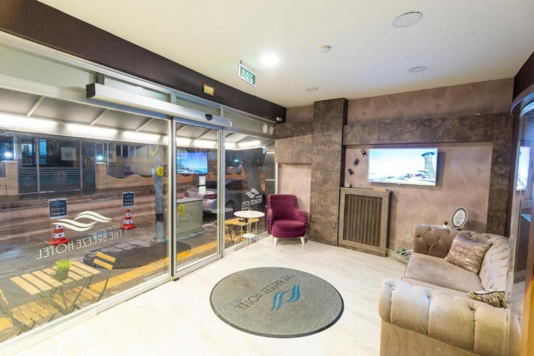 The Breeze Hotel 15/60