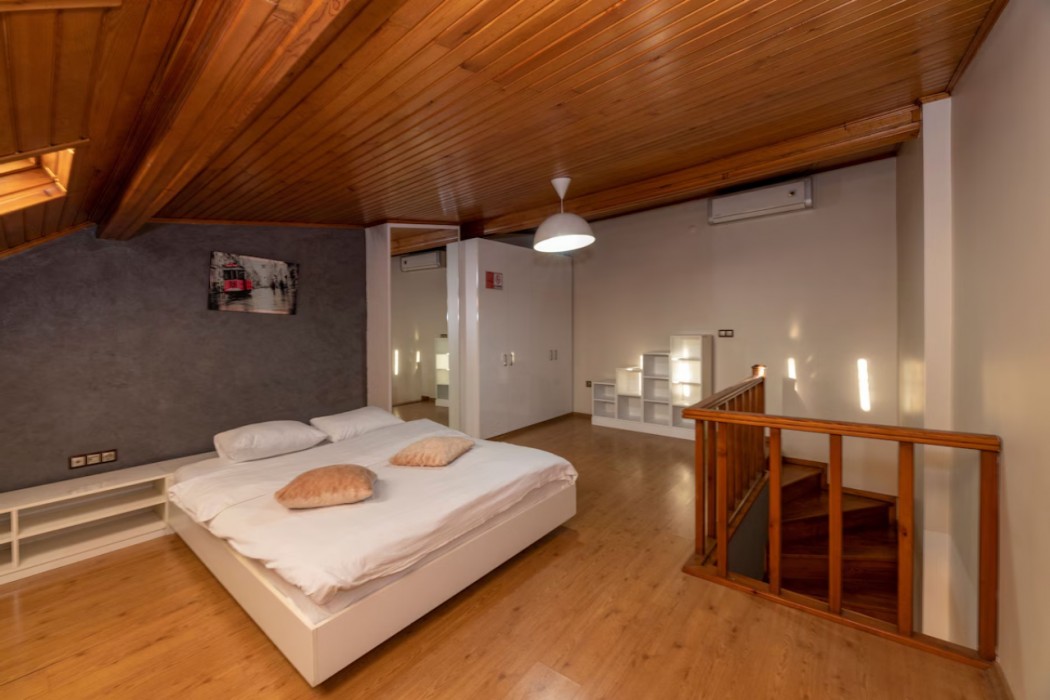 Opera House Hotel 23/64