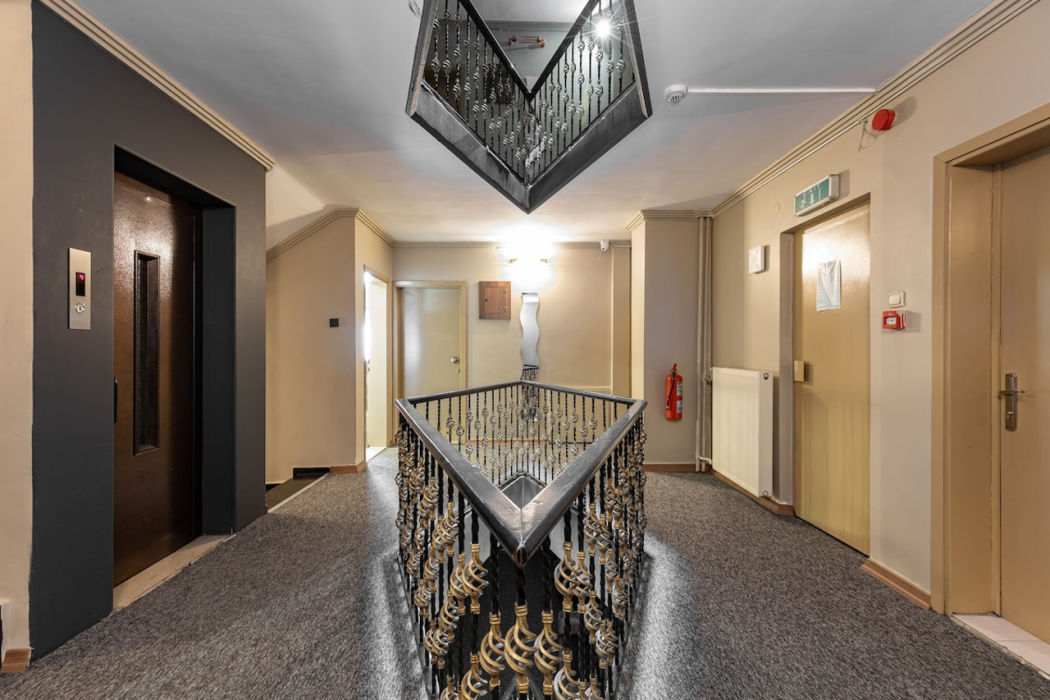 Loyal City Hotel 35/63