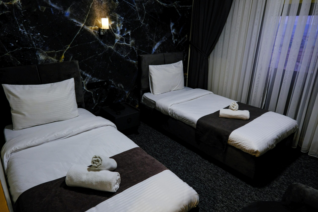 Loyal City Hotel 21/63