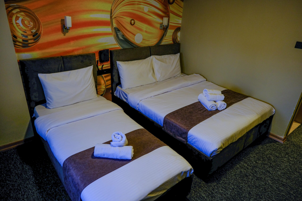 Loyal City Hotel 17/63