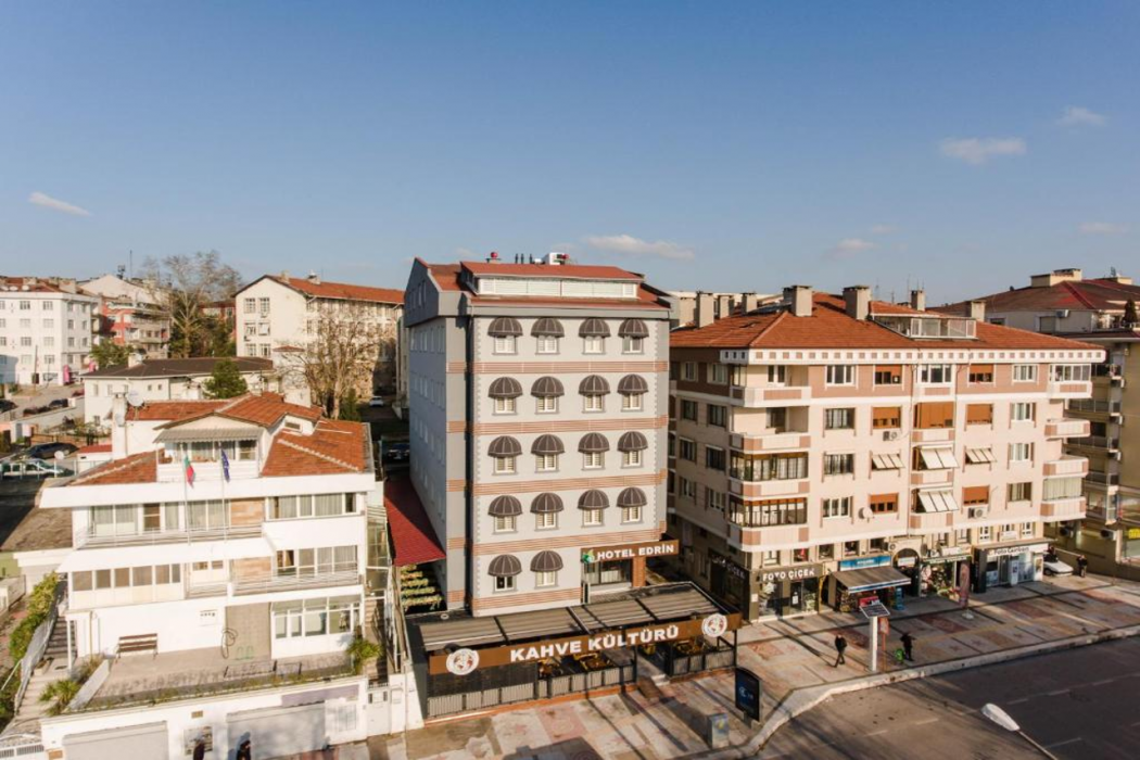 Edrin Hotel 1/32