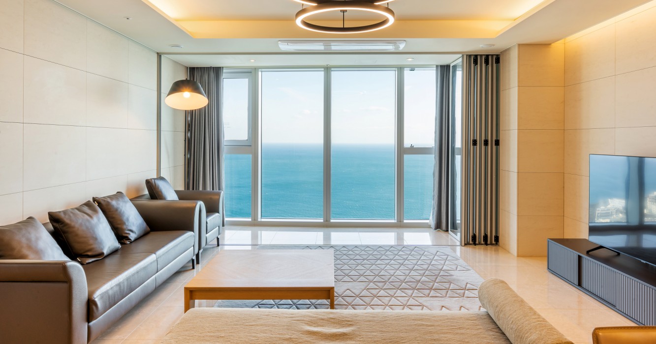 SUPERB OCEAN VIEW SUITE