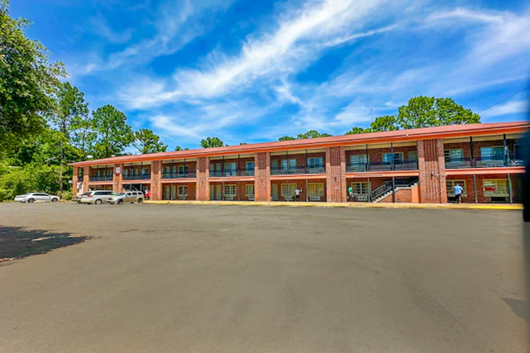 Sunrise Inn By OYO Albany GA in ALBANY - GA
