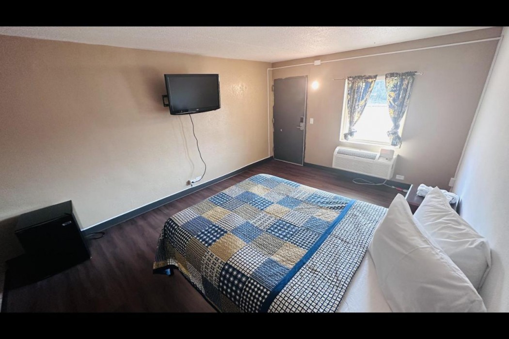 Hallmark Inn By OYO Fort Wayne 6/16