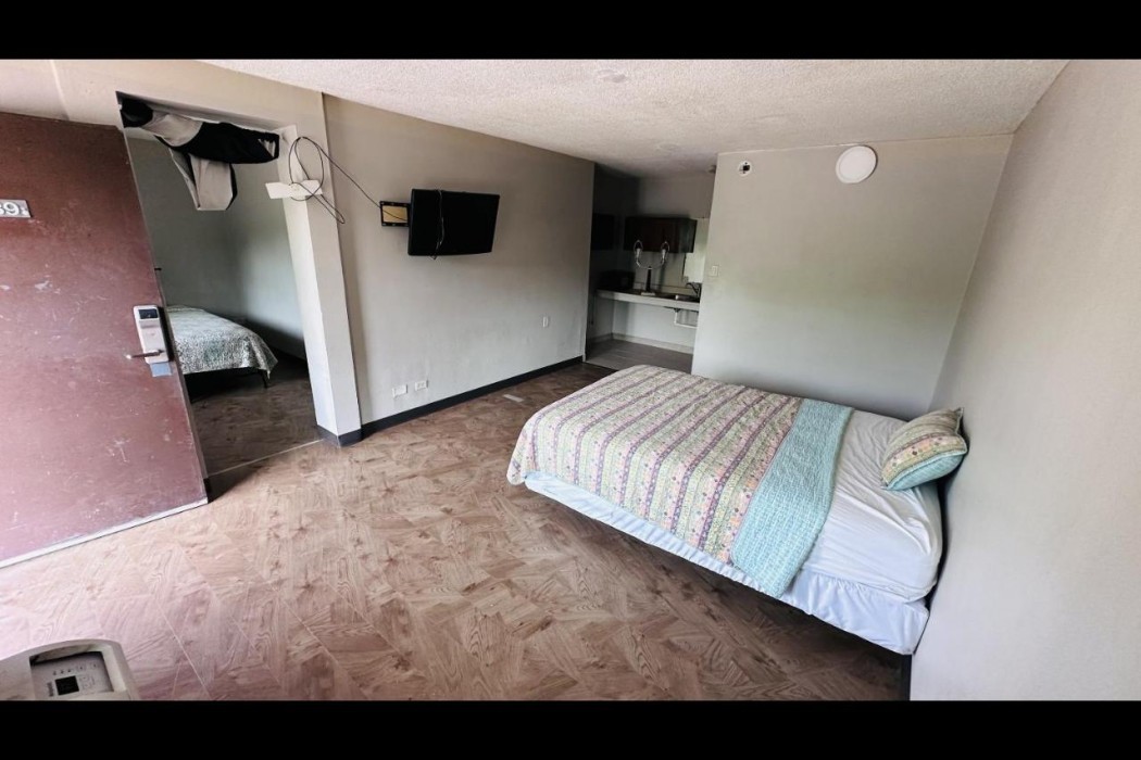 Hallmark Inn By OYO Fort Wayne 10/16