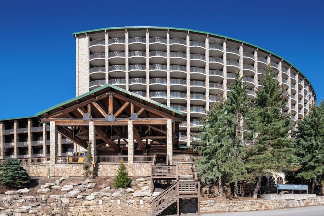 Slopeside Hotel at Seven Springs Resort 1/35