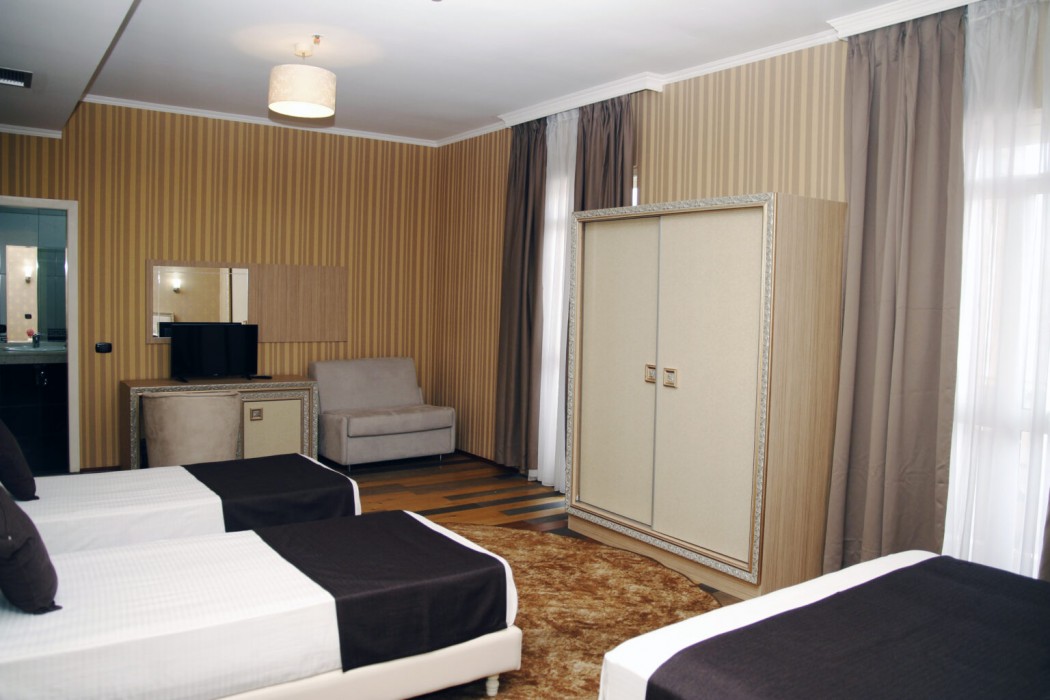 Amh Hotel 22/88