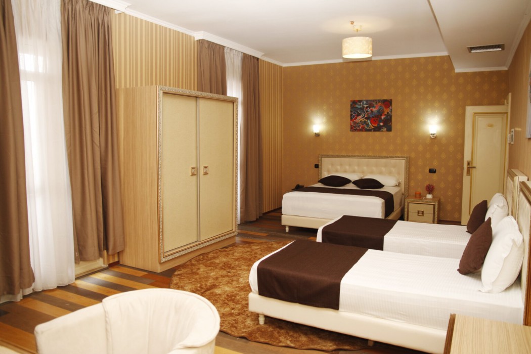 Amh Hotel 24/88
