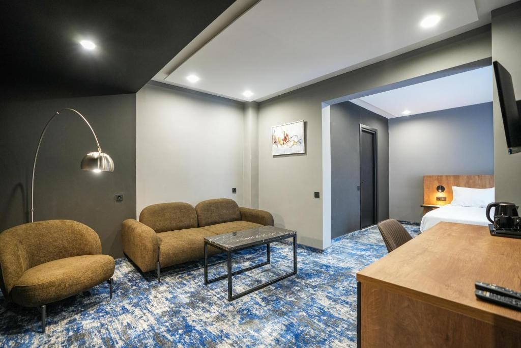 Splendid Tbilisi Hotel 23/70
