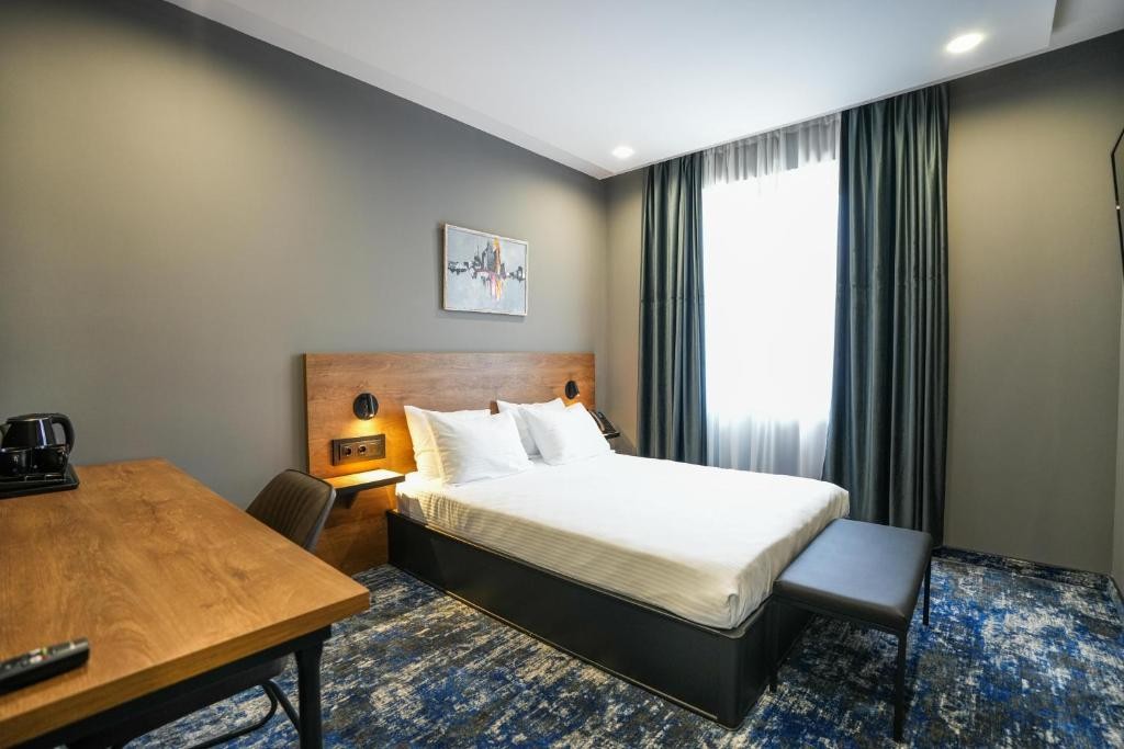 Splendid Tbilisi Hotel 10/70