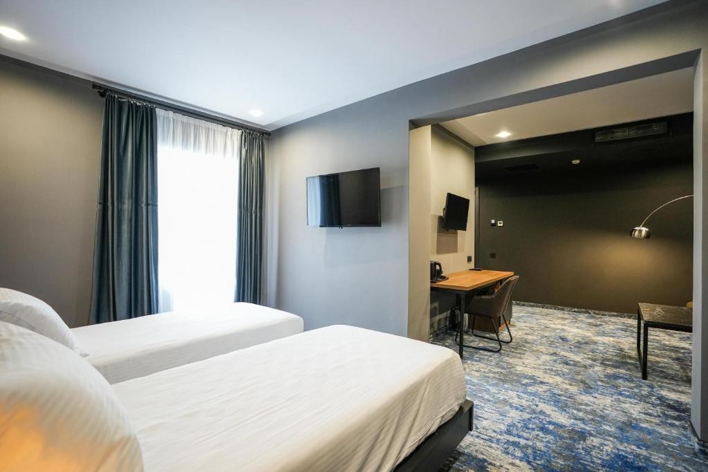 Splendid Tbilisi Hotel 12/70