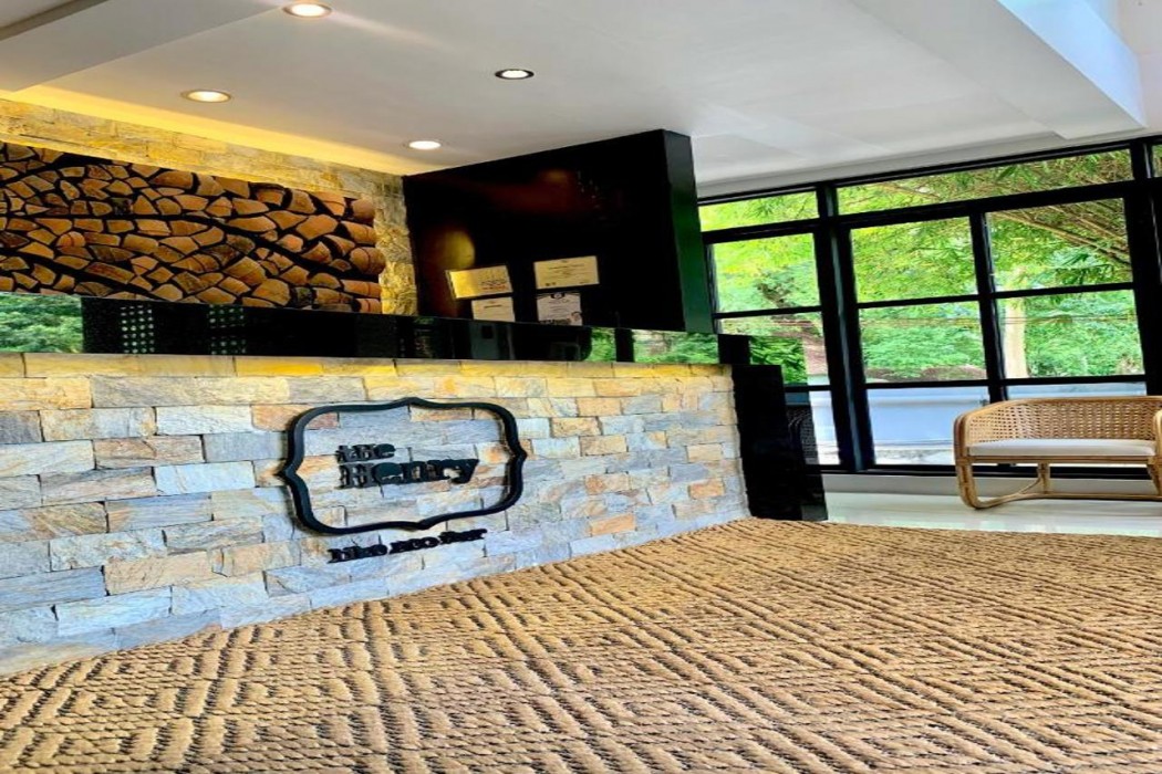 The Henry Resort Taramindu Laiya 14/56