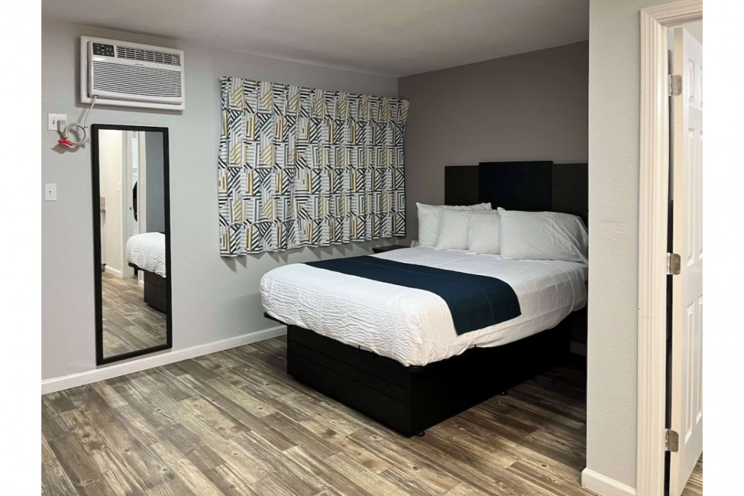 Motel6 Las Vegas, NV - Downtown Fremont St 10/31