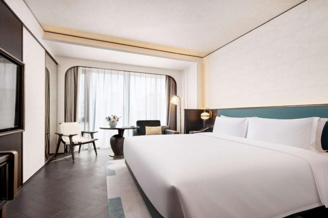 Sofitel Shanghai North Bund 13/60