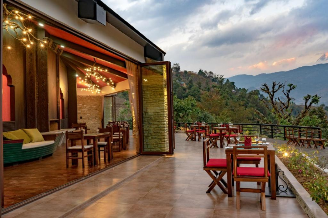 The Pavilions Himalayas Lake View 22/62