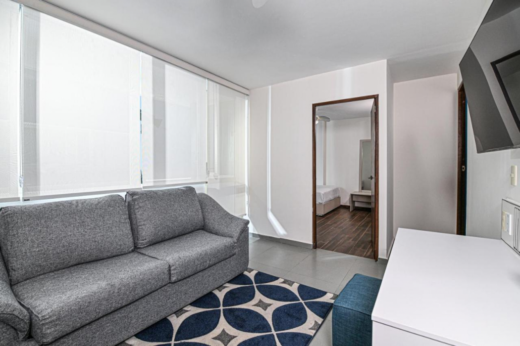 Vista Express Guadalajara Expo SureStay Collection by BW 17/35