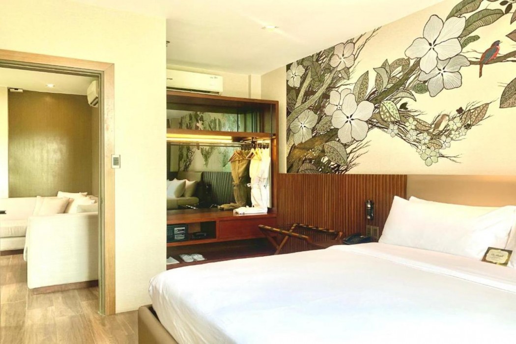 The Henry Hotel Roost Bacolod 17/93