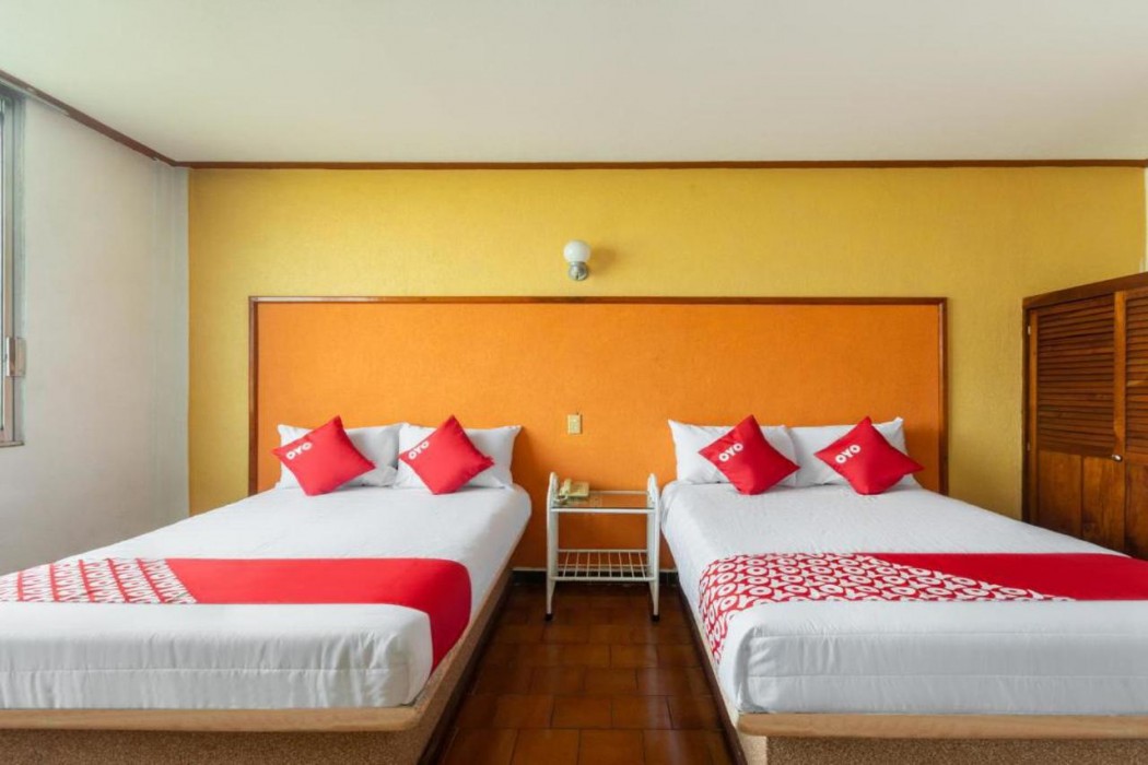 OYO Hotel Casa Blanca 11/35